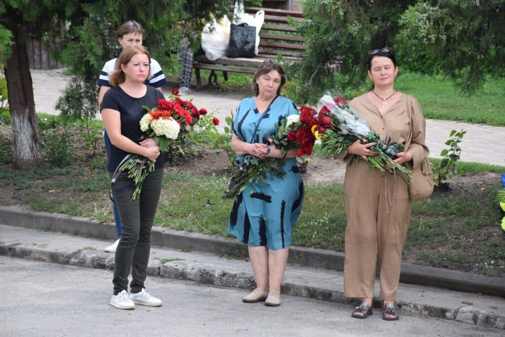 Максим Жорняк та ще двоє його побратимів загинули від ворожого обстрілу. 21 липня Новосанжарська громада провела героя у вічність.