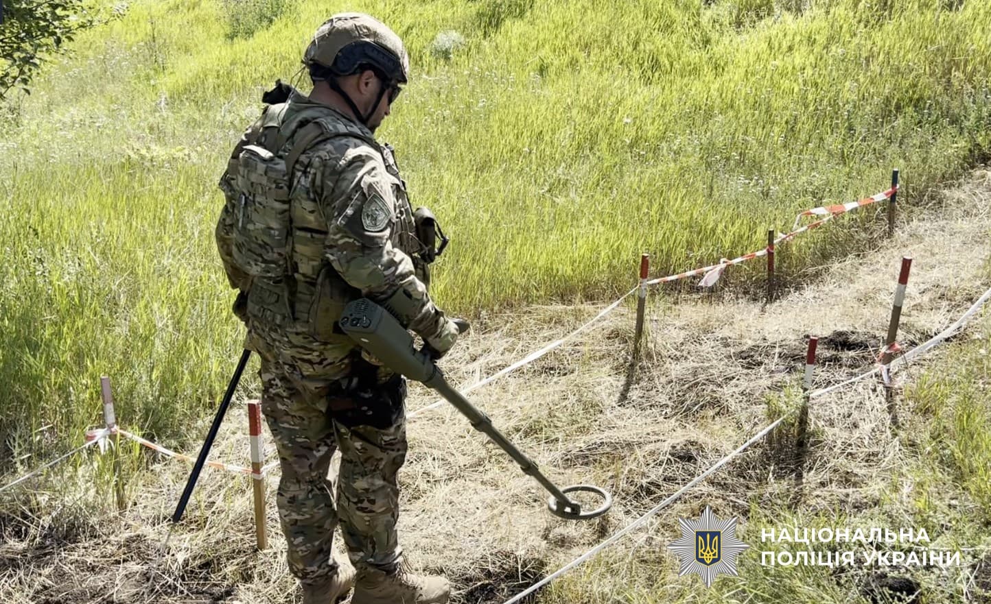 Вибухотехніки Полтавщини працюють на Харківщині.