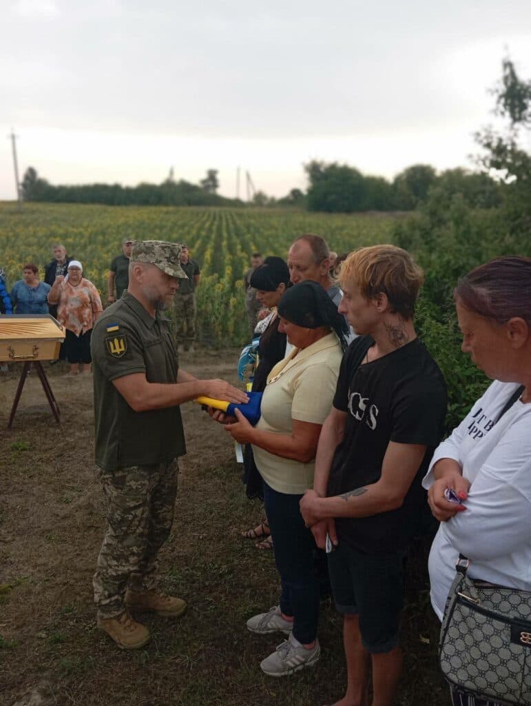30 липня упізнаний за ДНК Євген Литвин востаннє повернувся до рідної громади, повідомила Омельницька громада.