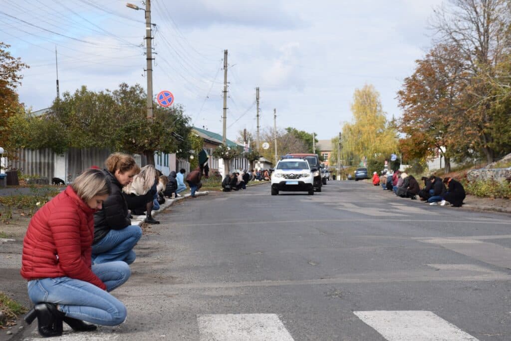 На Полтавщині попрощались з бойовим медиком, який навчався у Великій Британії. Роман Діденко загинув у результаті мінно-вибухової травми.