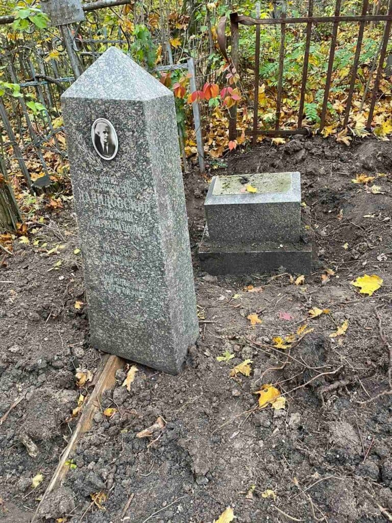 Громадська організація «Збережемо Полтаву» розпочали реставрацію могили композитора на Монастирському цвинтарі у Полтаві.
