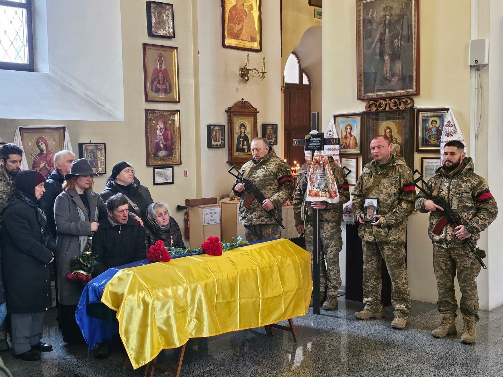 У Полтаві прощалися із захисниками