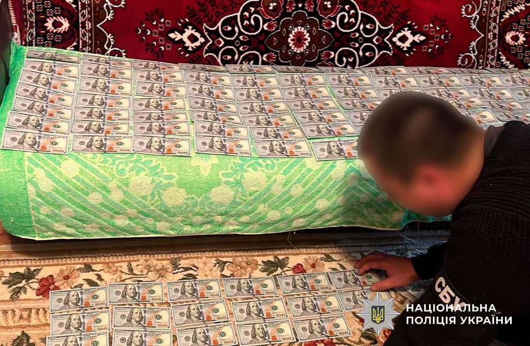 У медссктри знайшли майже мільйон під час обшуків