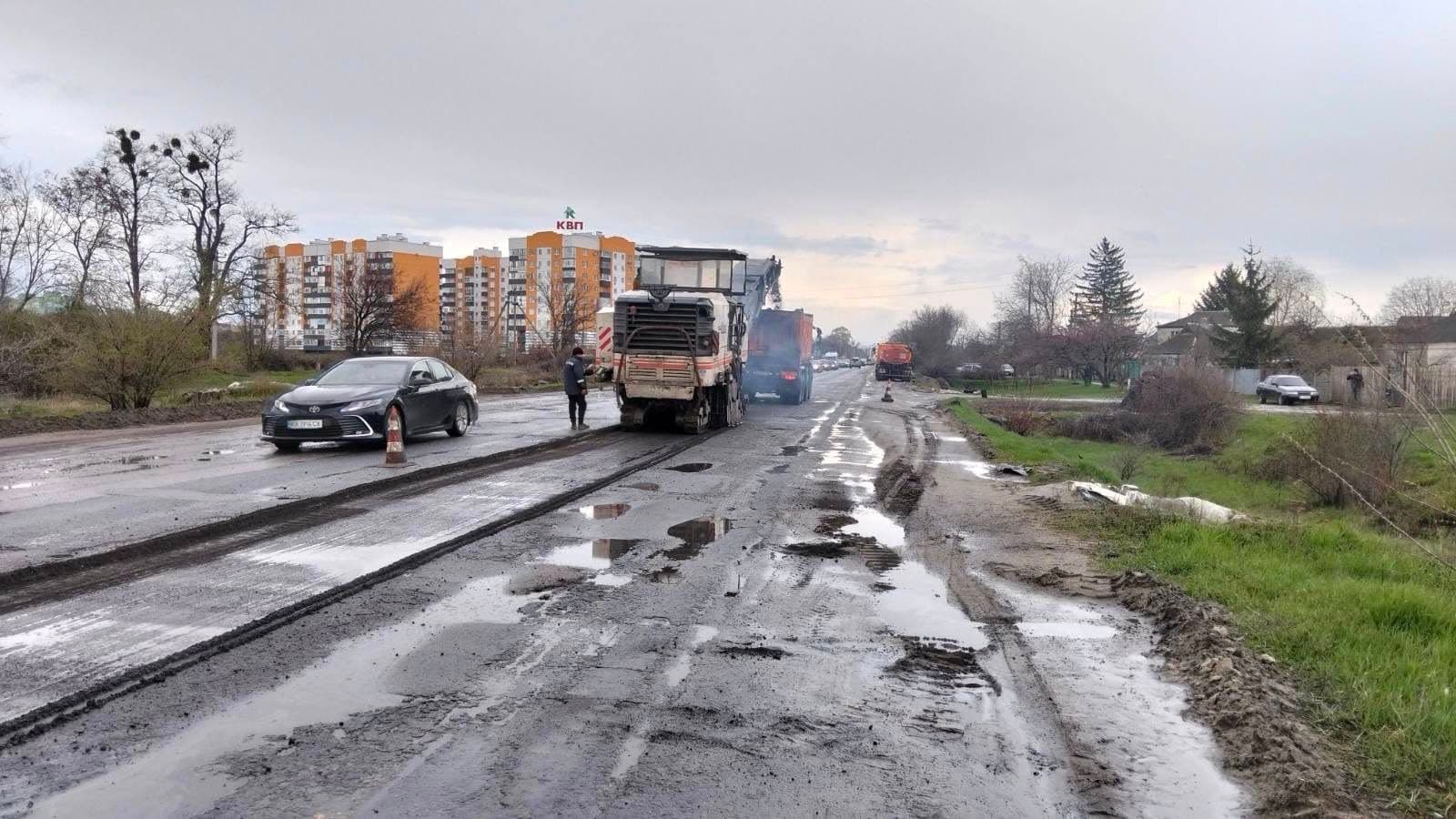 Ілюстративне фото. Під Полтавою ремонтують важливу для логістики дорогу