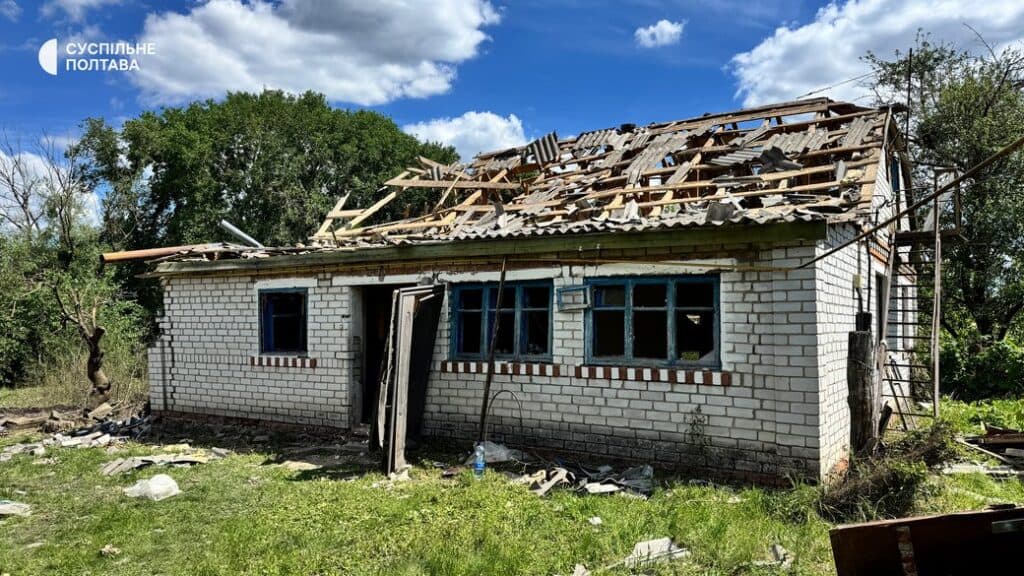Оприлюднили фото з місця ворожого обстрілу, який розслідує СБУ
