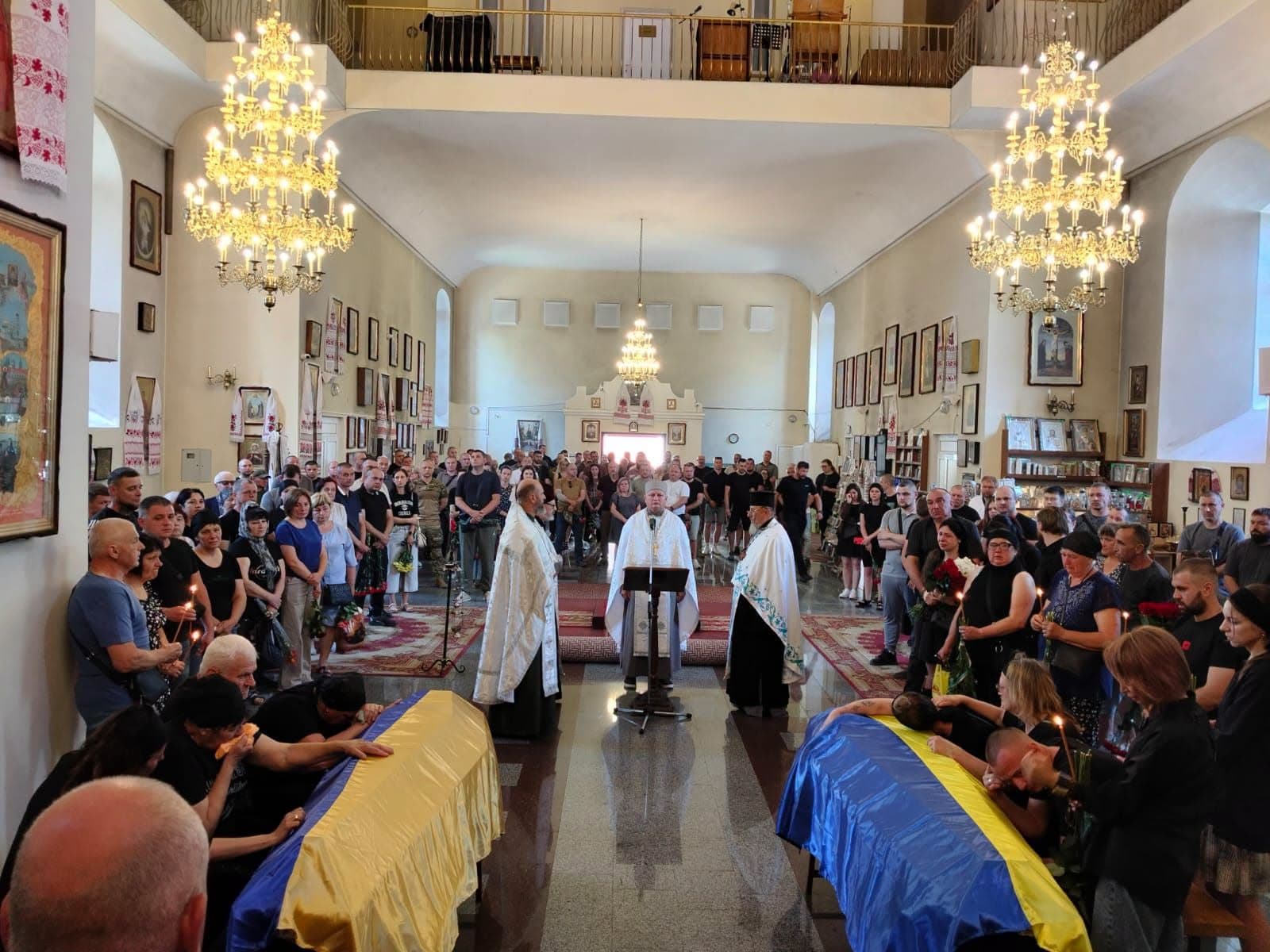 Прощання із загиблими бійцями Сергієм Валицьким та Владиславом Головнею
