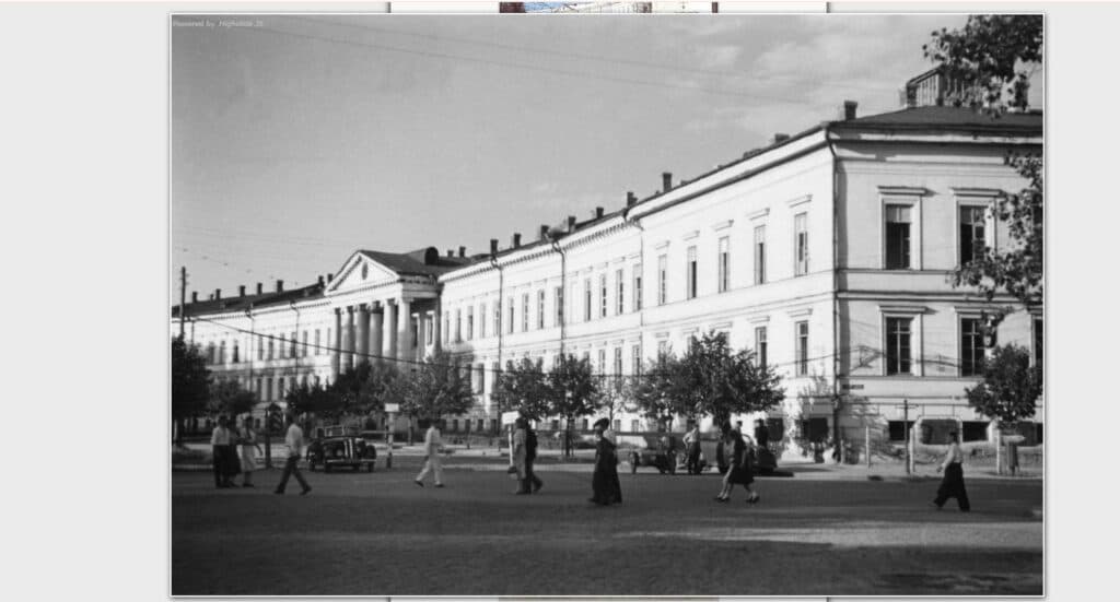 Сайт «Історія Полтави», який майже 20 років створює краєзнавець Борис Тристанов, може припинити роботу без продовження оплати хостингу. Щоб зберегти архів доступним для всіх охочих, ГО «ЗМІСТ Полтава» розпочала культурно-просвітницький проєкт із забезпечення функціонування відкритого історичного інформаційного вебресурсу «Історія Полтави».