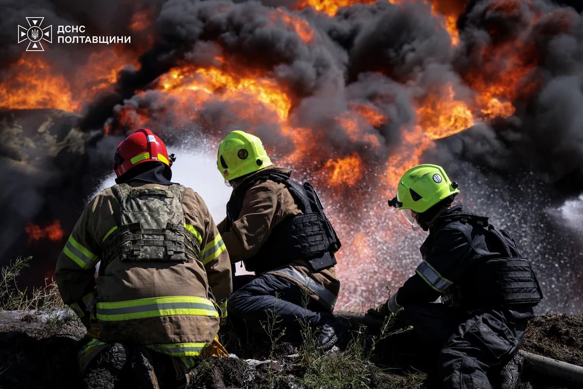 Полтавських рятувальників нагородили за мужність і врятовані життя