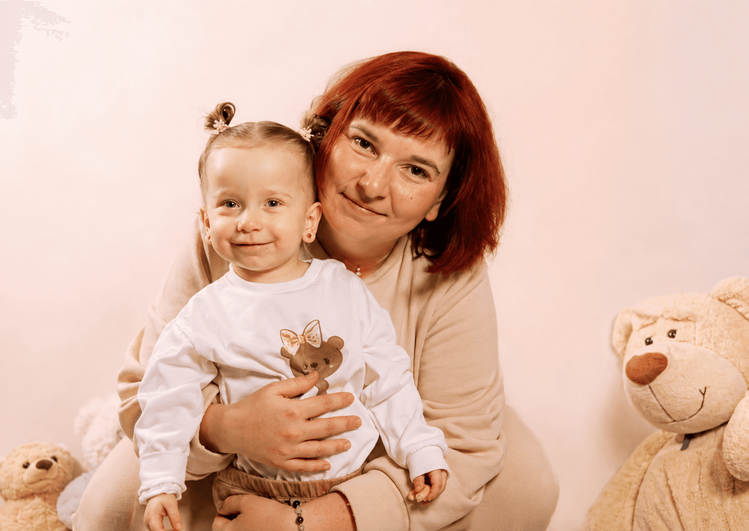 Письменниця Анастасія Коулд з донькою