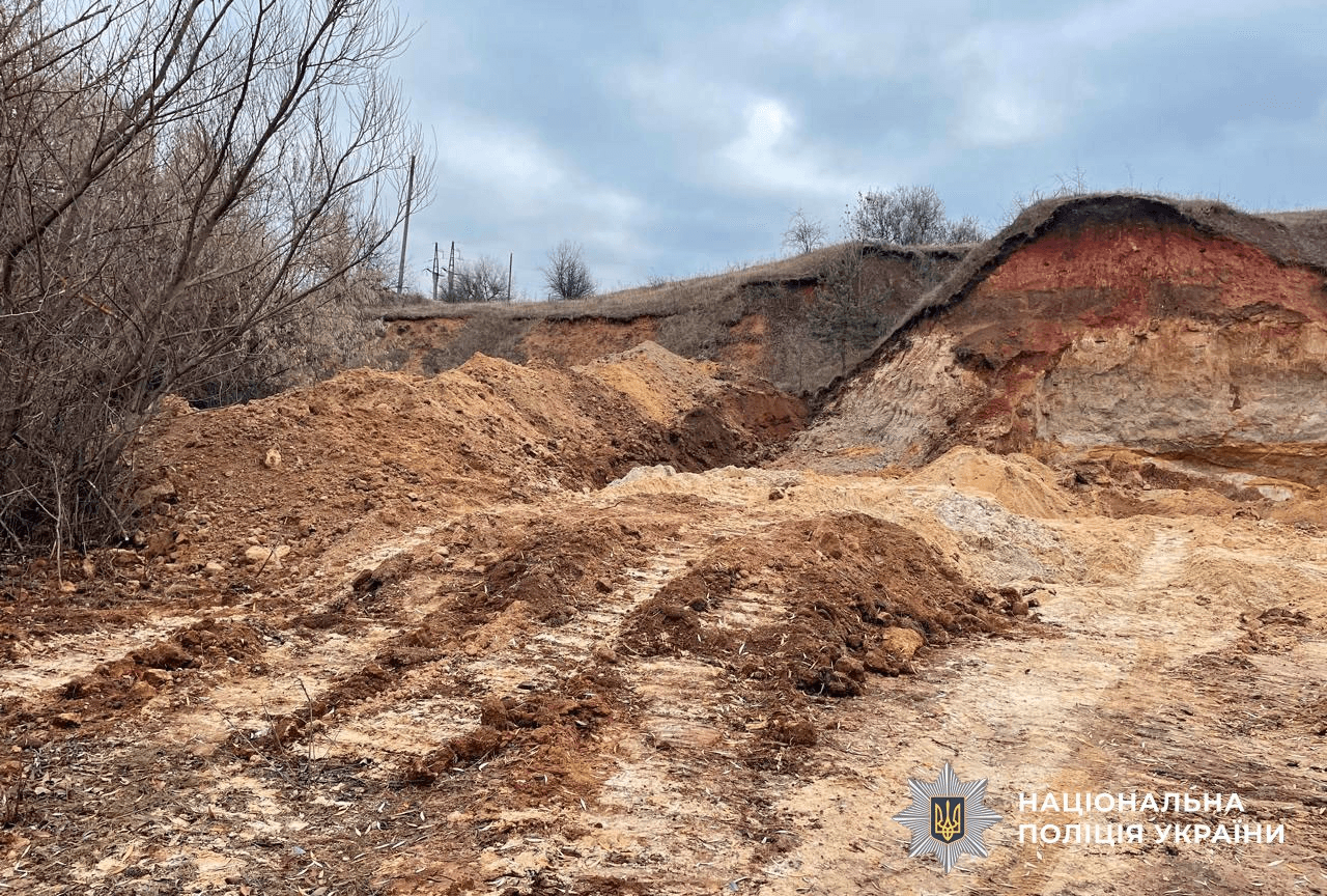 Незаконний видобуток піску на Полтавщині