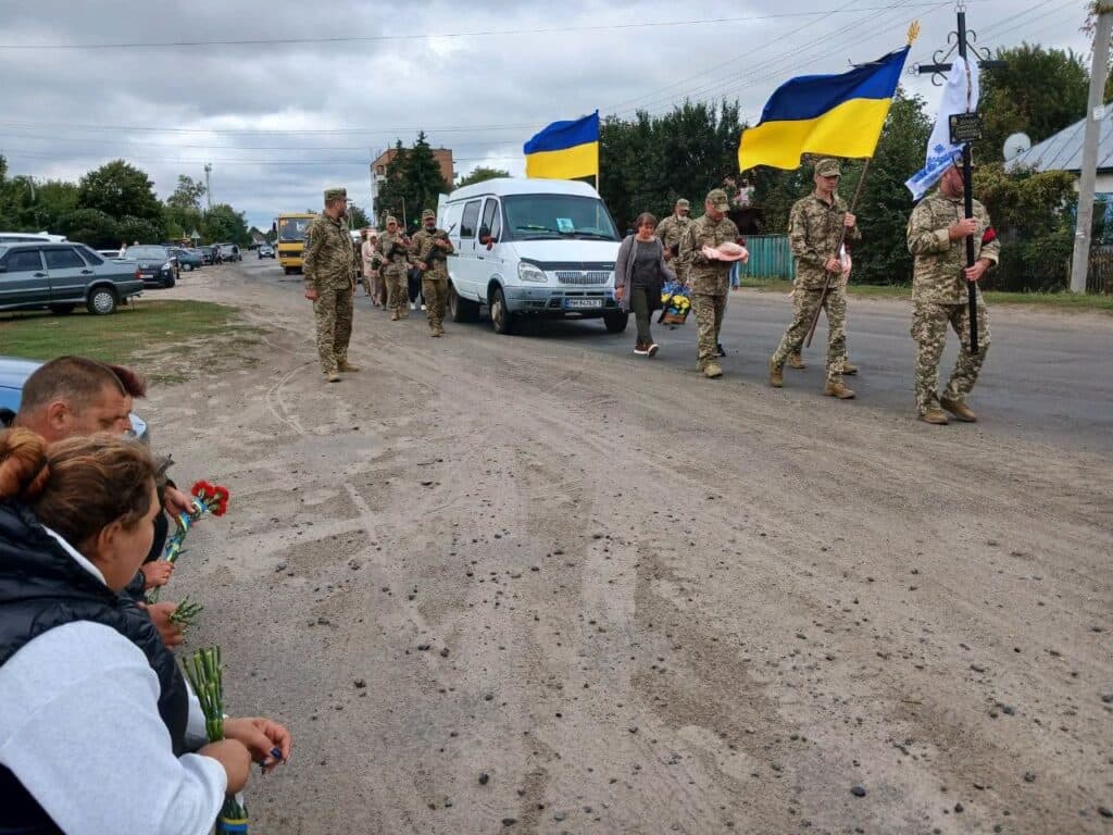 Його упізнали за ДНК. Попрощалися з полеглим воїном, якого шукали з 2024 року. Олександр Хоменко знайшов вічний спокій.
