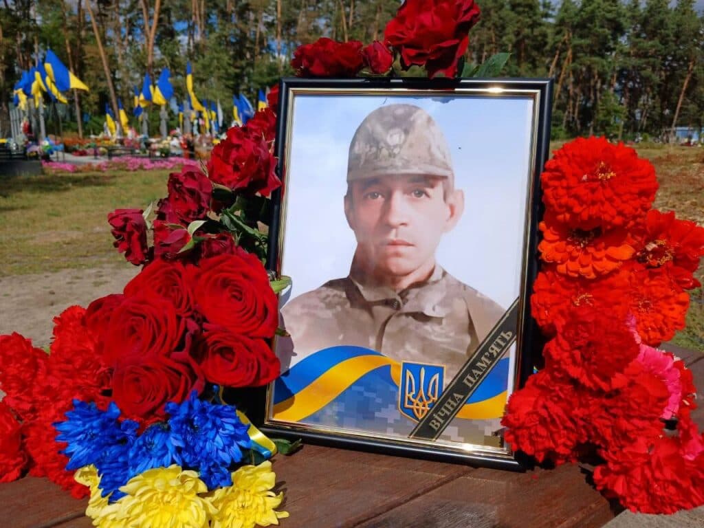 Його упізнали за ДНК. Попрощалися з полеглим воїном, якого шукали з 2024 року. Олександр Хоменко знайшов вічний спокій.