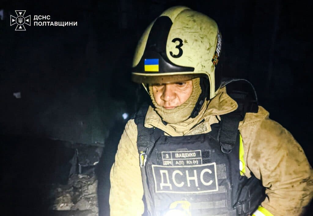 Пожежа на полтавській залізниці після нічної атаки (ФОТО)