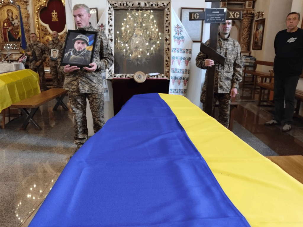 Попрощалися з воїнами у Полтаві