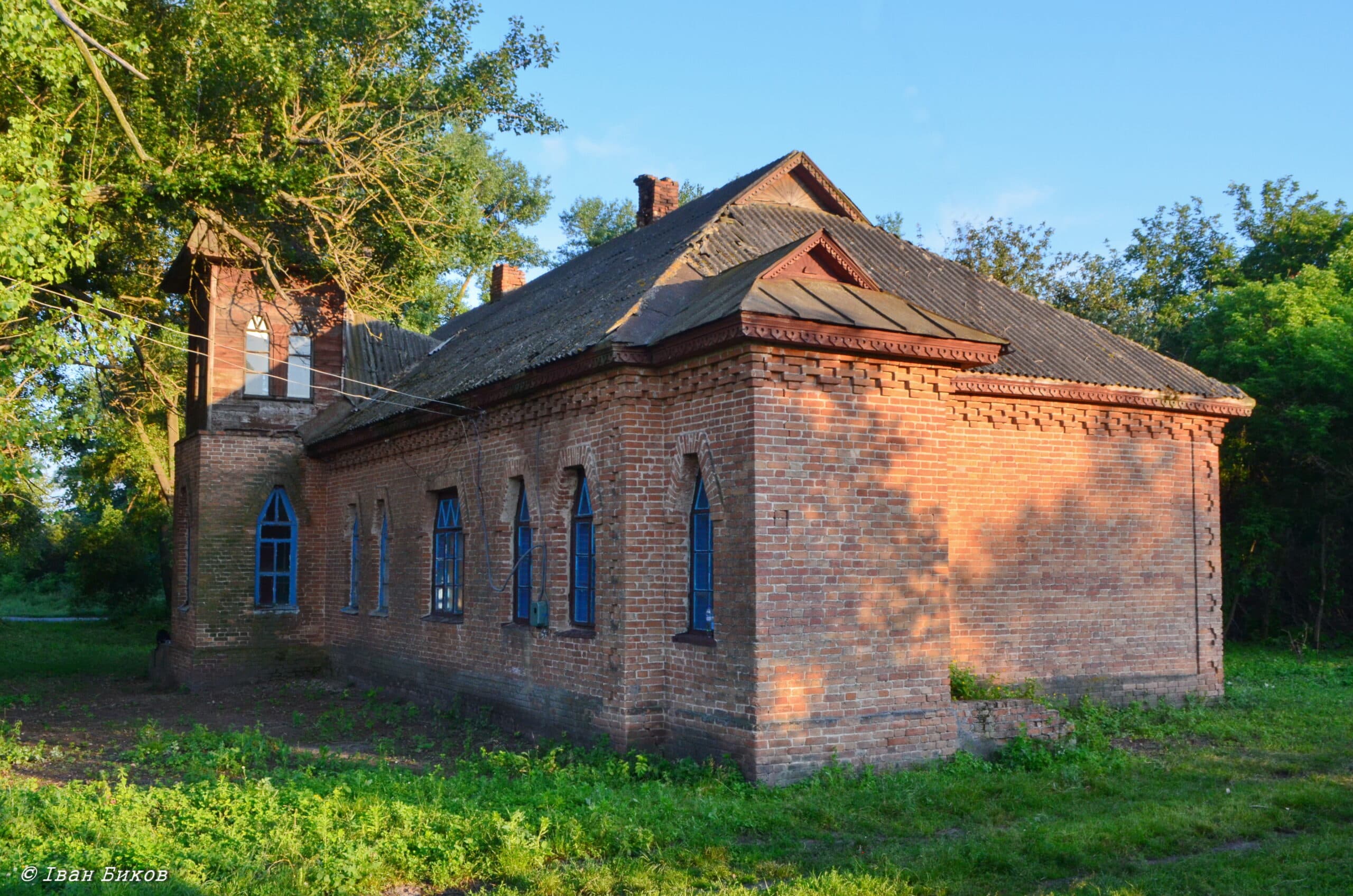 Земська школа у Синяківщині. Фото – «Вікіпедія»