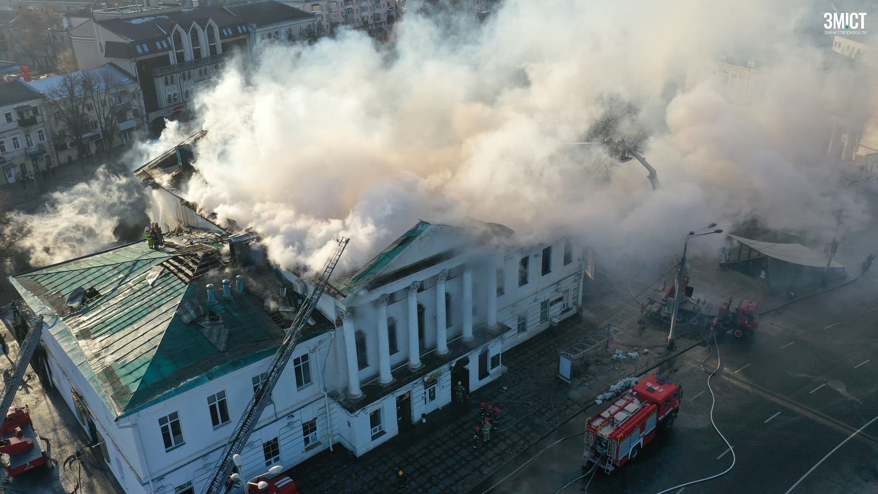 Пожежа у будівлі екскінотеатру Котляревського