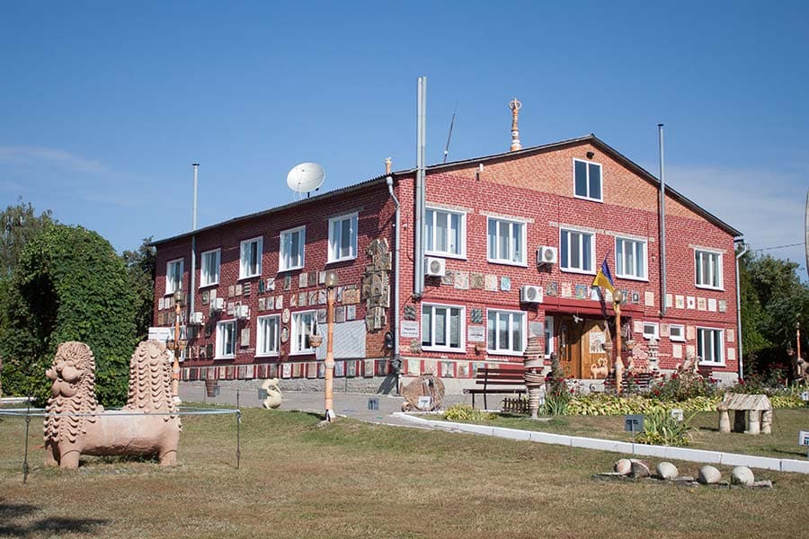 Музей-заповідник українського гончарства (Джерело - bastion.tv)