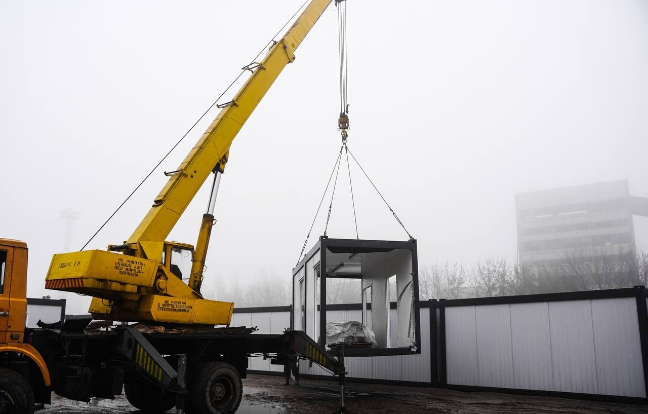 Встановлення модульного містечка в Полтаві