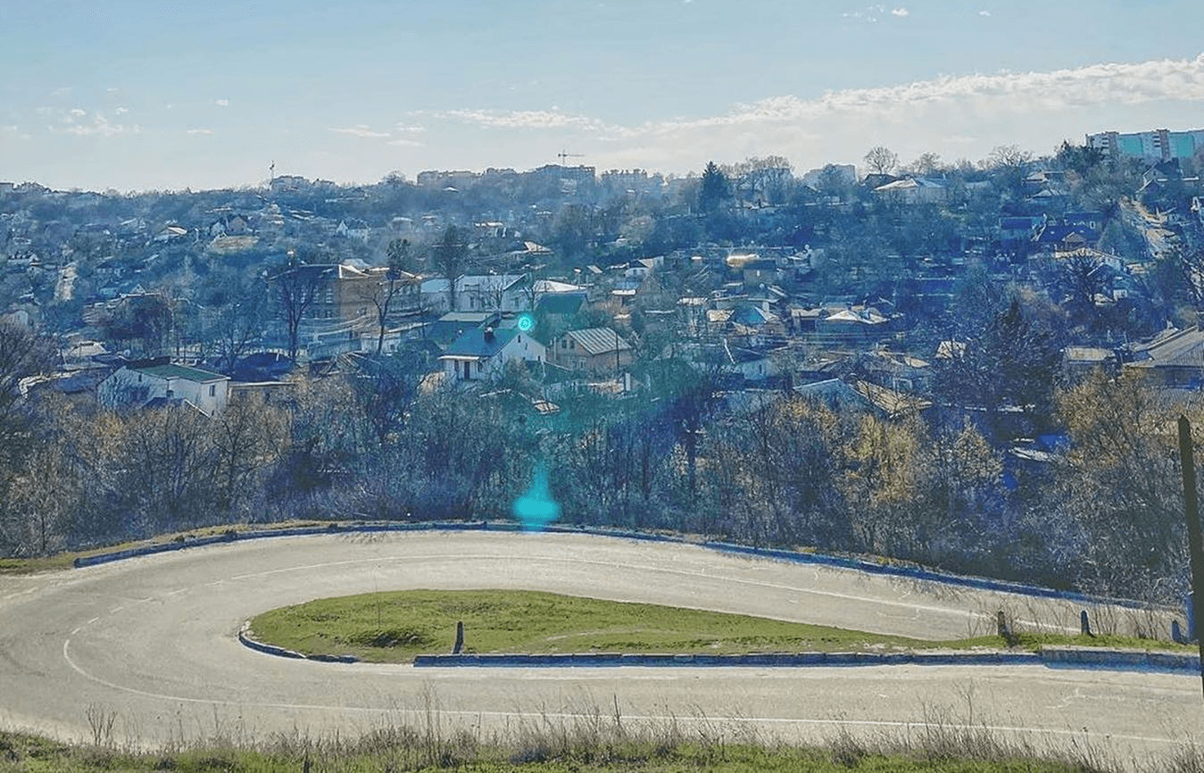 Дорога на Червоний Шлях