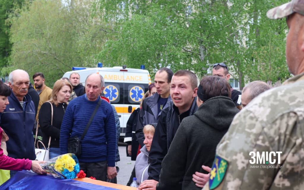 Син воїна прощається з батьком. Олександр Ігнатьєв поліг у бою на східному фронт