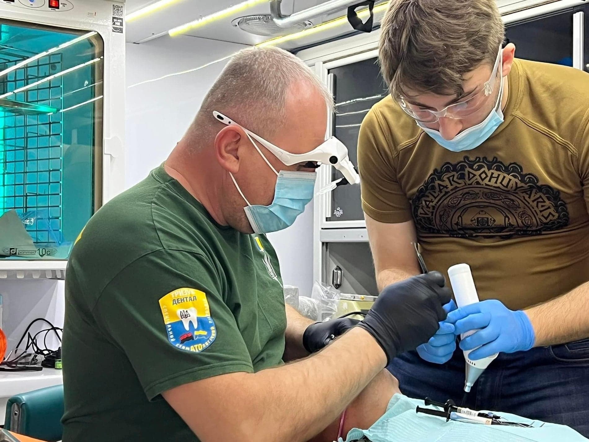 Ілюстративне Фото. Стоматологи Лікують Бійців На Фронті