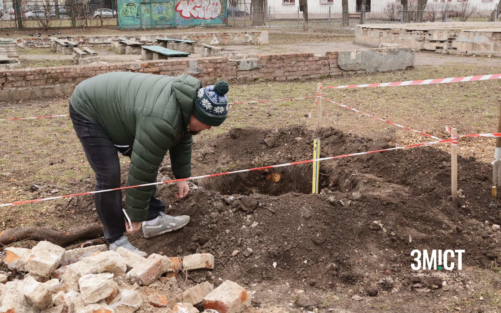 Юрій Пуголовок на місці розкопок