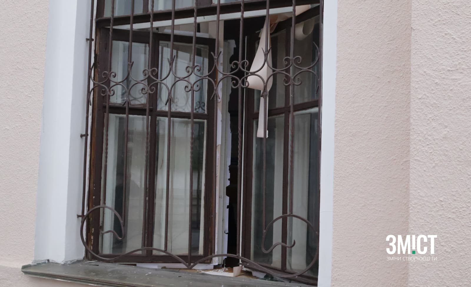 Ілюстративне фото. Розбиті унаслідок обстрілу вікна