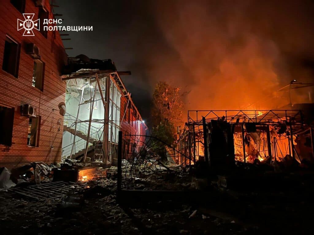 Троє людей поранені унаслідок обстрілу Полтавщини. Під час масованої дронової атаки, російські безпілотники завдали ударів по цивільним.