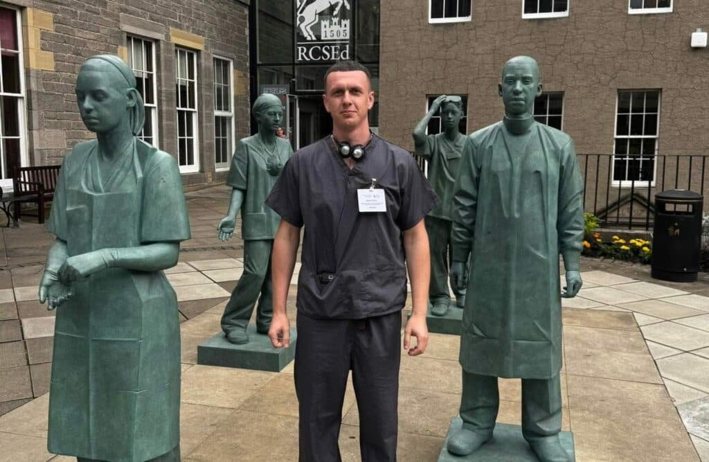 Дмитро Усков у Великобританії