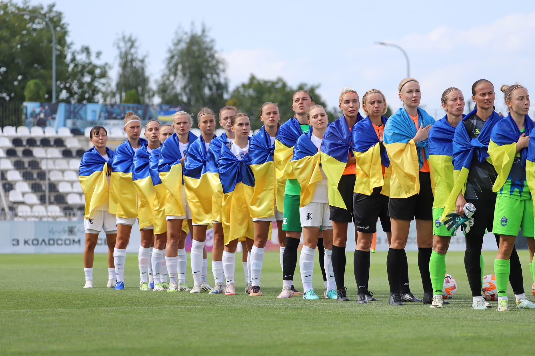 Жіноча футбольна команда “Колос”