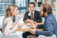 Психологічні аспекти вирішення конфліктів на роботі: чи може психолог допомогти налагодити спілкування