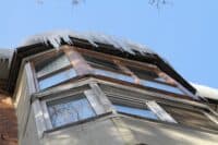 У Полтаві витратять майже 700 тисяч гривень на очищення дахів від снігу та криги