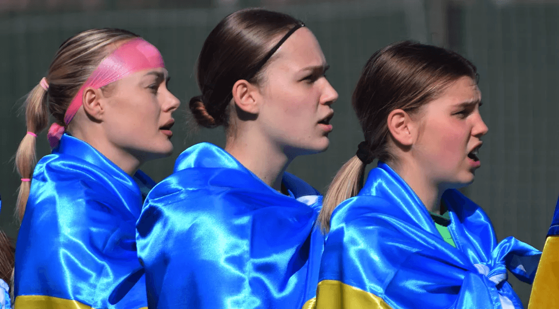 Футболістки «Ворскли» на матчі проти «Пантер»