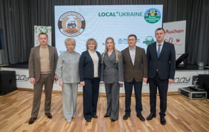 Auchan у Полтаві об’єднав фермерів і ритейл: як українським виробникам вийти на полиці мережі