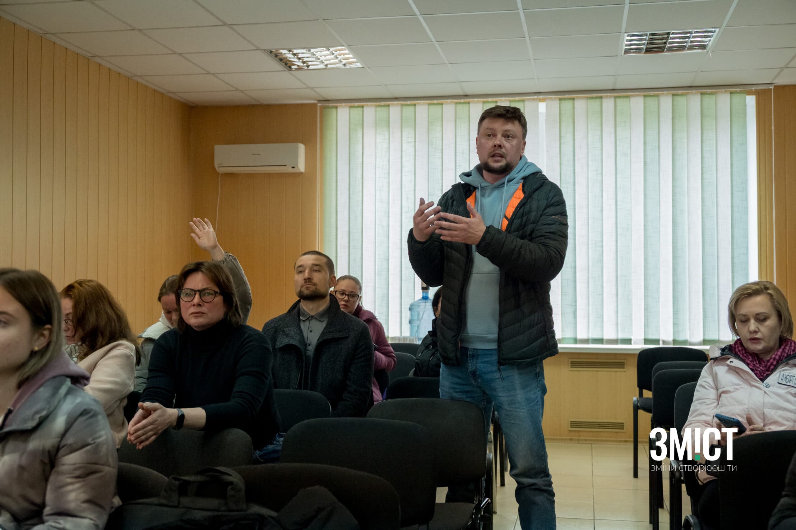 Зустріч батьків з освітянами щодо реорганізації ліцею №29