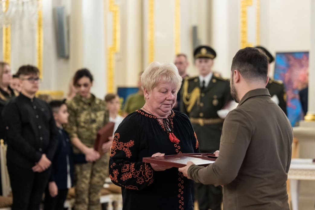 Мама Максима Кагала з Володимиром Зеленським