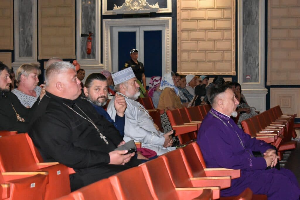Збори Пирятинської громади щодо УПЦ МП