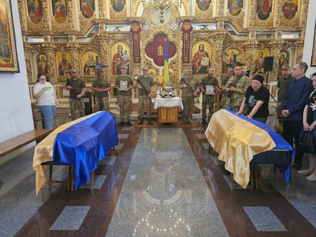 Відспівування воїнів у Полтаві. Фото оприлюднили на фейсбук-сторінці Свято-Успенського собору