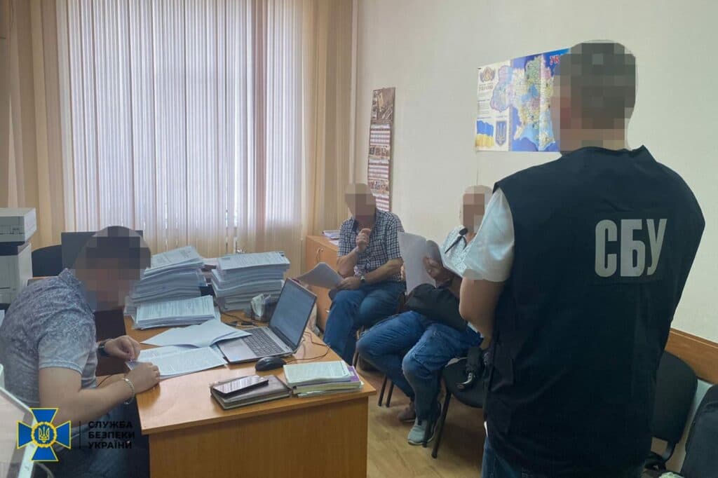 Затримання фігурантів. Фото СБУ Полтавщини