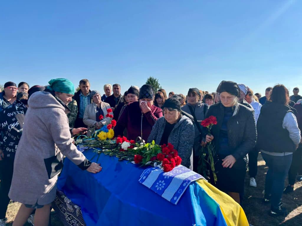 Прощання у Трубайцях. Фото: Хорольська громада.