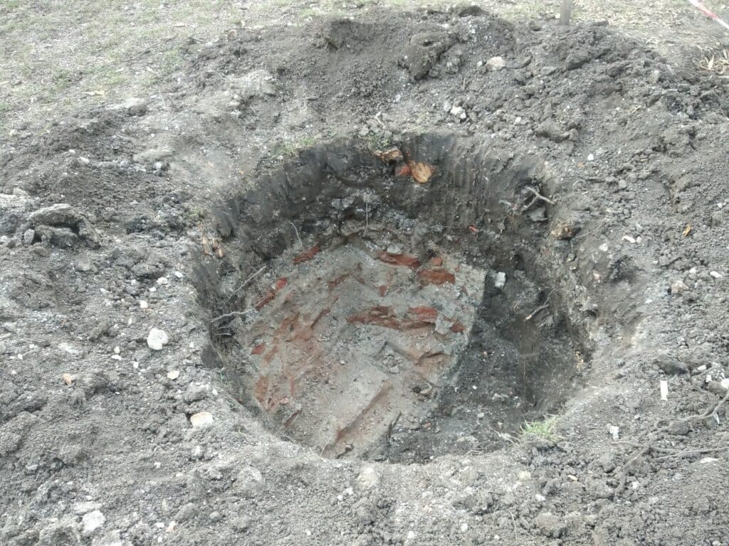 Про те, що археологи віднайшли фундамент храму, 18 березня ЗМІСТу розповів полтавський археолог Юрій Пуголовок.