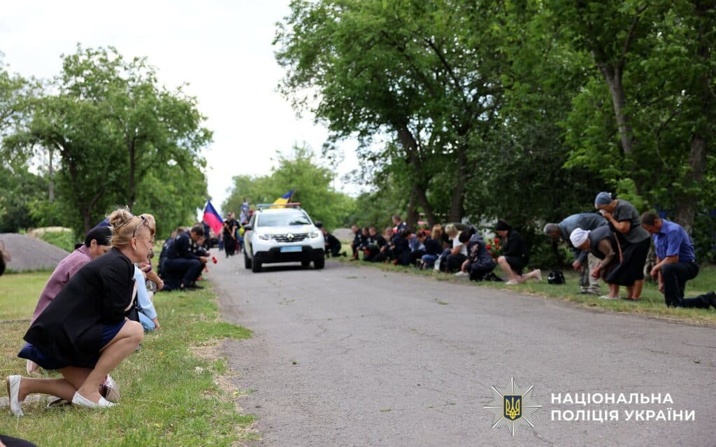 Живим коридором у Полтаві поліція провела побратима