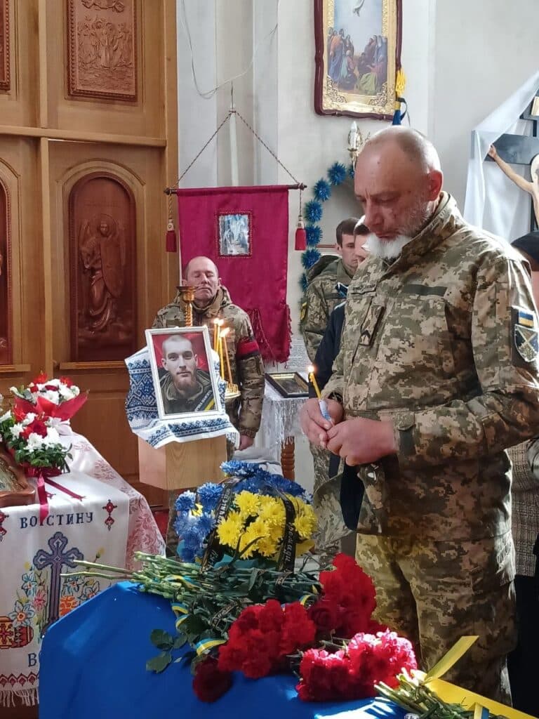 Анатолій Романенко. Прощання з воїном Фото Котелевської громади